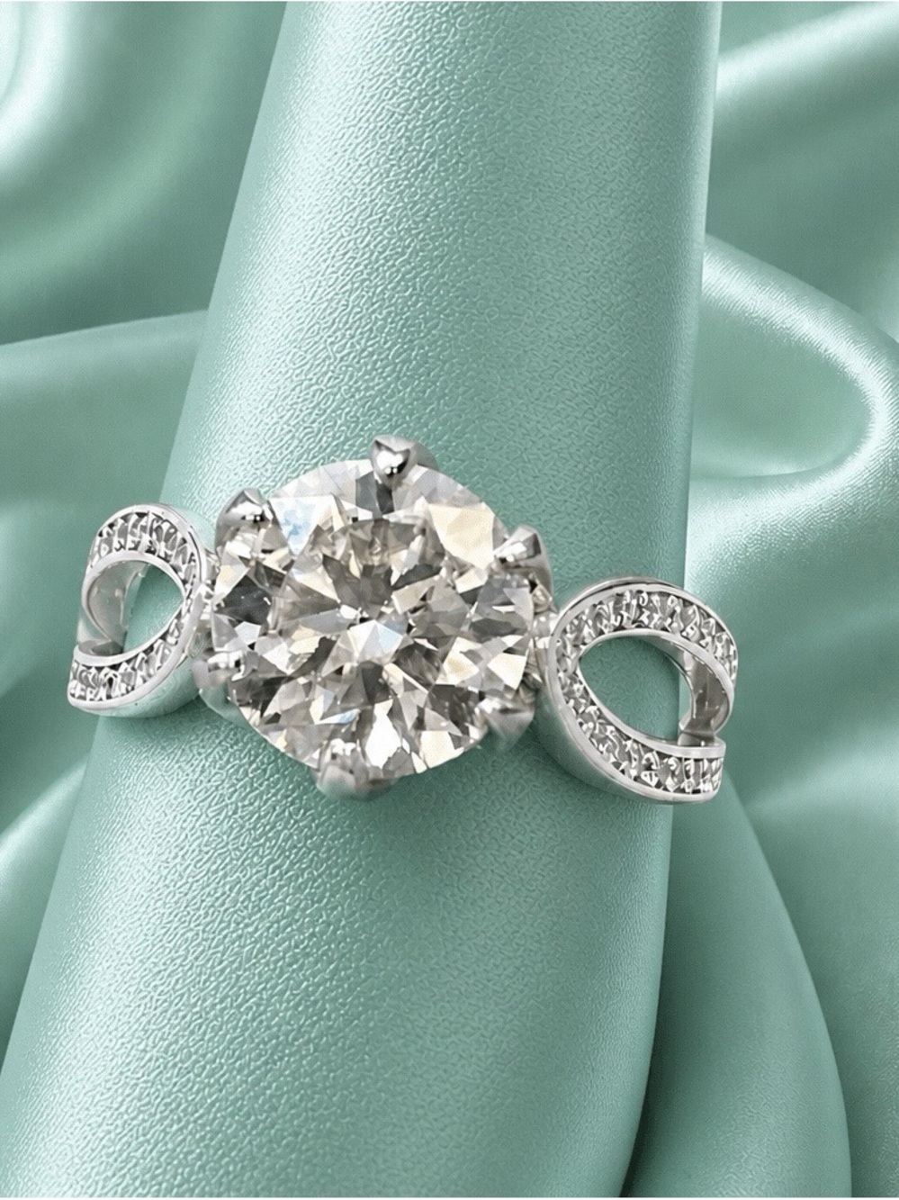 AAA 3ctw GRA Moissanite,D-Color VVS. Rhodium over 925 S.Silver. GRA Certificate